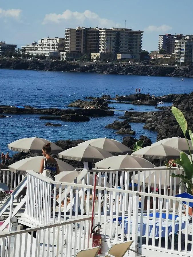 Cottage Regina Bianca, Tutto Cio Che Desideri! Catánia Italië