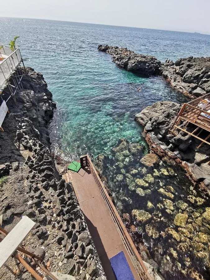 Cottage Regina Bianca, tutto ciò che desideri! Aeroporto di Catania Fontana Rossa 0*,  Italia